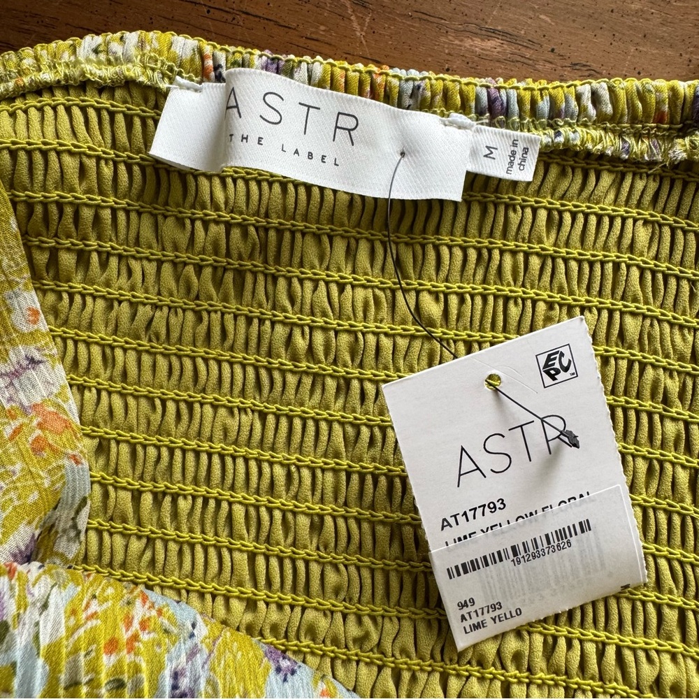 Astr The Label Lime Yellow Floral Mini Pleated Feminine Flirty Crop Top New - Picture 5 of 5